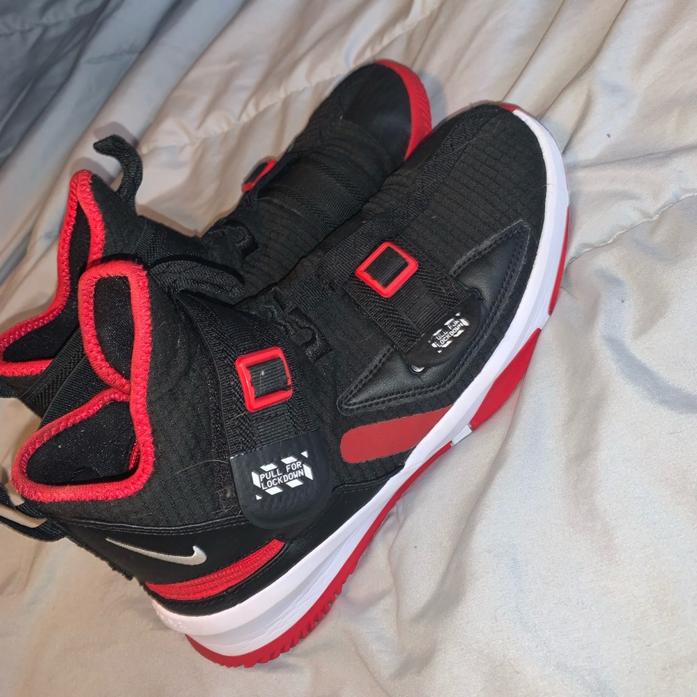 Lebron Basketball shoes